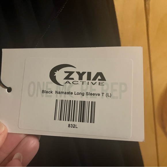 Zyia namaste long sleeve sz large - Picture 4 of 7